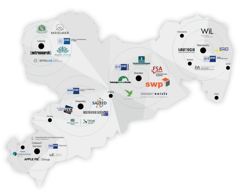 Eine Karte Sachsens, welche die Logos der Mitglieder jeweiligen regionalen Kernteams zeigt